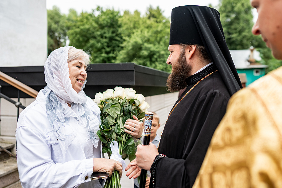 Архиерейское богослужение в Михаило-Архангельском храме села Михайловского г.о. Домодедово